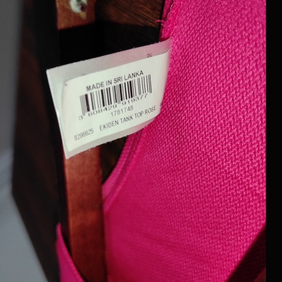 ❌SOLD❌ Ekiden Tank Top Rose 💗 - Picture 3 of 6